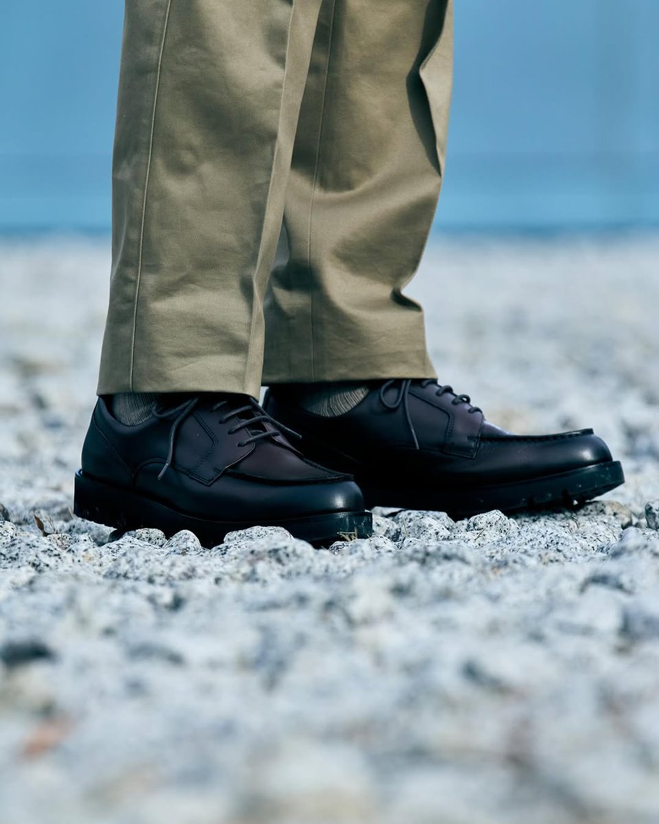 おはようございます！
今日の神戸市の天気は☁

金曜日！今日はカジュアルスタイルで✨
今日も1日よろしくお願いします！
#企業公式が地元の天気を言い合う
#今日の通勤シューズ