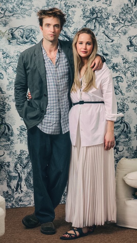 candykizzes24's tweet photo. My bbs 
#JenniferLawrence #jenbert #diemylove https://t.co/1H60UrqY8T