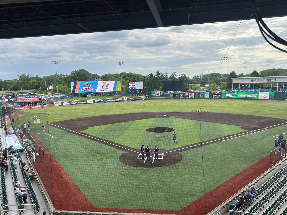 Parker Porrill (@parkergunnin) on Twitter photo Back in Mad City, USA for some <a href="/DockSpiders/">Fond du Lac Dock Spiders</a> baseball
First pitch in 10 minutes as the Dock Spiders look to break .500
⬇️Game Notes⬇️
shorturl.at/qGksi Back in Mad City, USA for some <a href="/DockSpiders/">Fond du Lac Dock Spiders</a> baseball
First pitch in 10 minutes as the Dock Spiders look to break .500
⬇️Game Notes⬇️
shorturl.at/qGksi