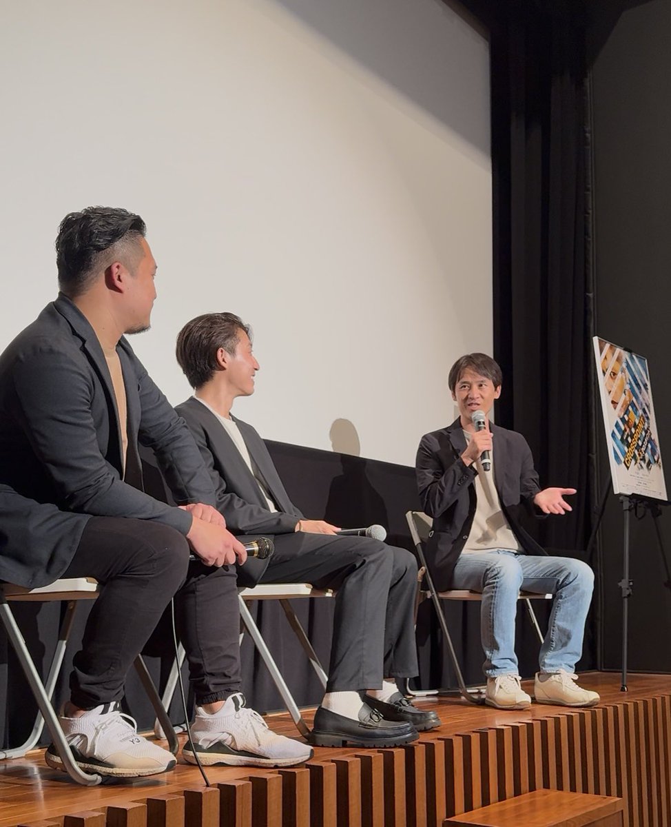 Crosspointfilm's tweet photo. 映画『#CROSSPOINT 』 #クロスポイント　
新宿ケイズシネマ

昨夜29日は #吉田康弘 監督との特別対談。

「1時間話せますよ」と仰ってくれましたが、きっとそれでも足りないくらいでした。

#CROSSPOINT のストーリーやカラーの調整など、鋭い視点で深く掘り下げたお話が聞けた夜。 https://t.co/wsgD2dRw5d