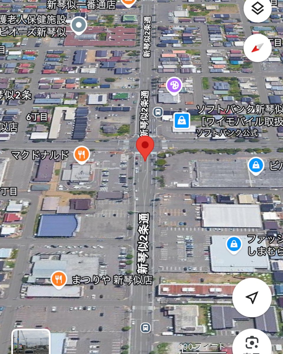 新琴似マック交差点で交通事故です。付近は渋滞気味。付近を走行の際はお気をつけてください🫡 #札幌