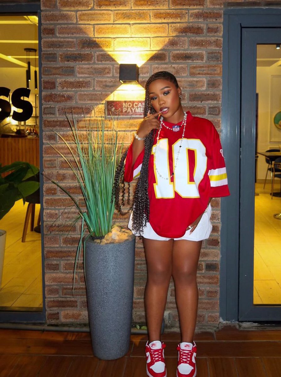 badgurlcandy_'s tweet photo. @HardestFitPics I'm harder than the fits!😝🔥 https://t.co/k9PYot1WA3