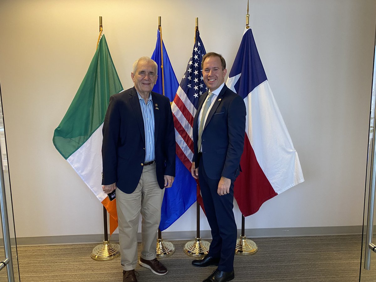 A pleasure to welcome Congressman Lloyd Doggett to the Consulate today. Appreciated the opportunity to discuss #Austin-Ireland business and people to people connections, as well as wider international issues of shared interest.