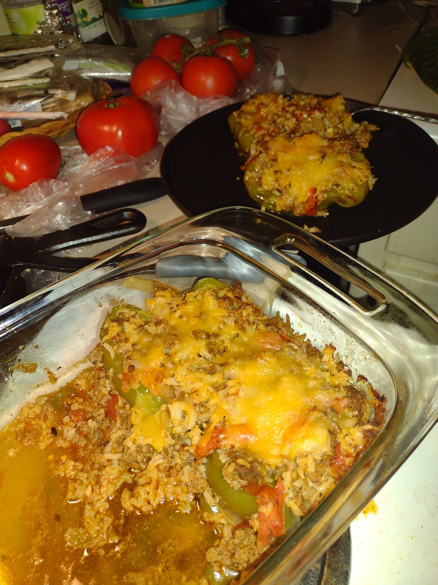 It's been an odd day! I made stuffed peppers tonight, it's a lot of cooking, and it's late, but they are so good! And I don't have to work tomorrow, I needed to spoil myself. Have a pleasant Friday everyone. ❤️
