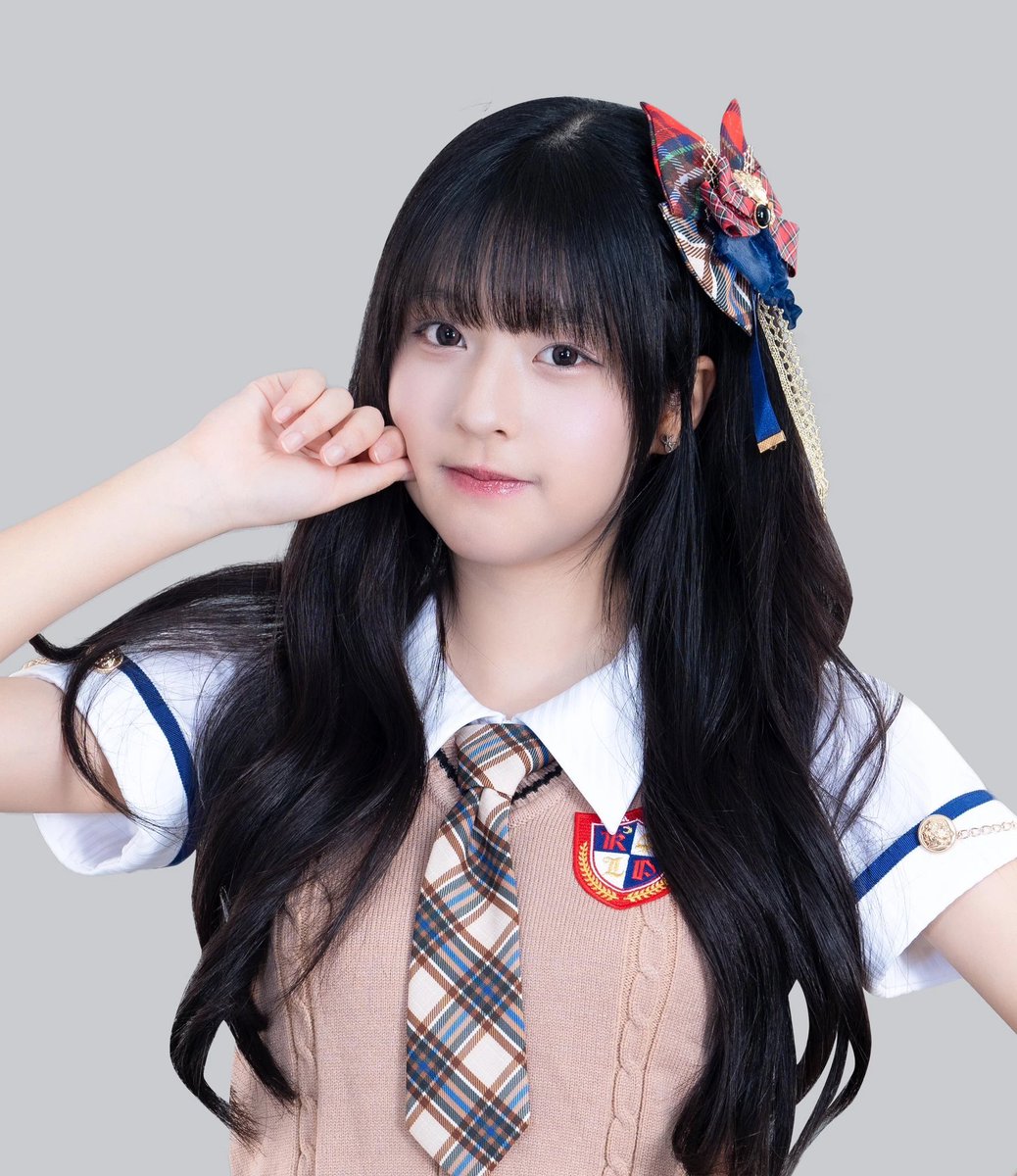 Kat4omo1's tweet photo. Imagine AKB 66th single with them in senbatsu https://t.co/XOOmshL0fD