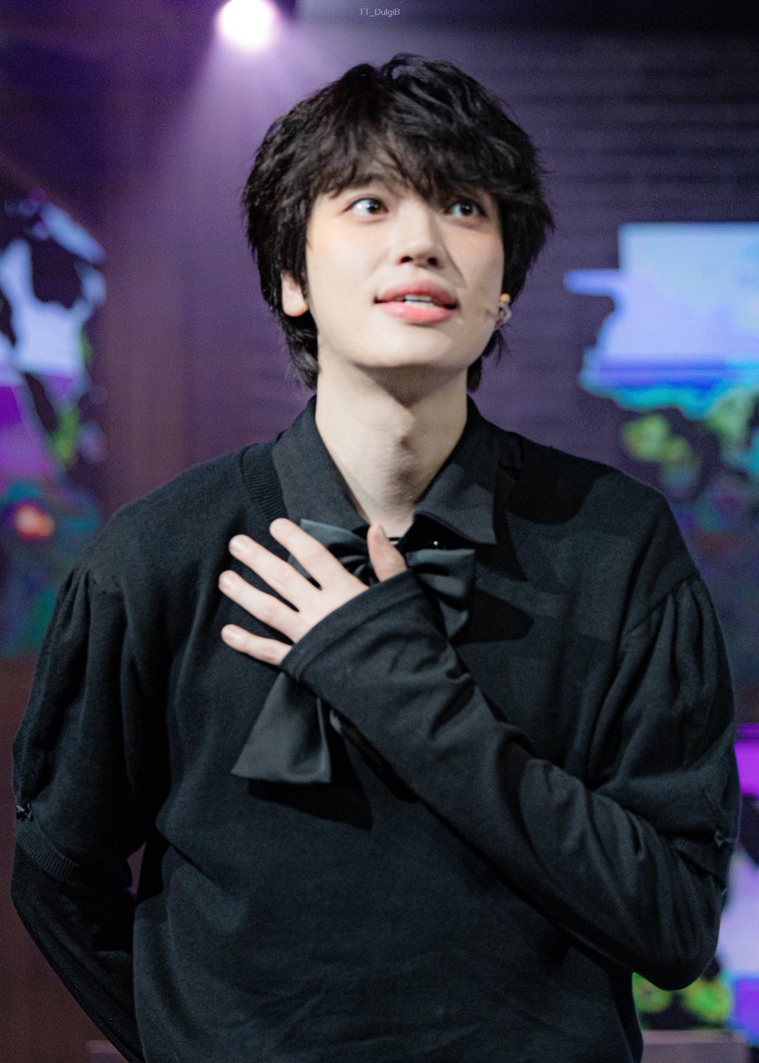 250525 개와 고양이의 시간 커튼콜

플루토역 니엘

이 사진은 착한 집사님들 눈에만 선명해 보입니다.
ฅˆ‧⩊‧ˆฅ

#틴탑 #니엘