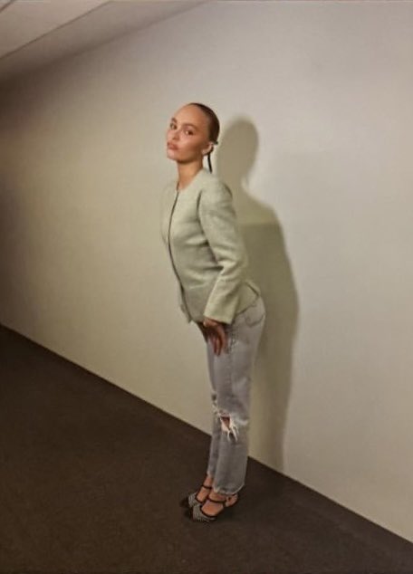 UpdatesLilyRose's tweet image. New/old photo of Lily-Rose for ‘Nosferatu’ press tour