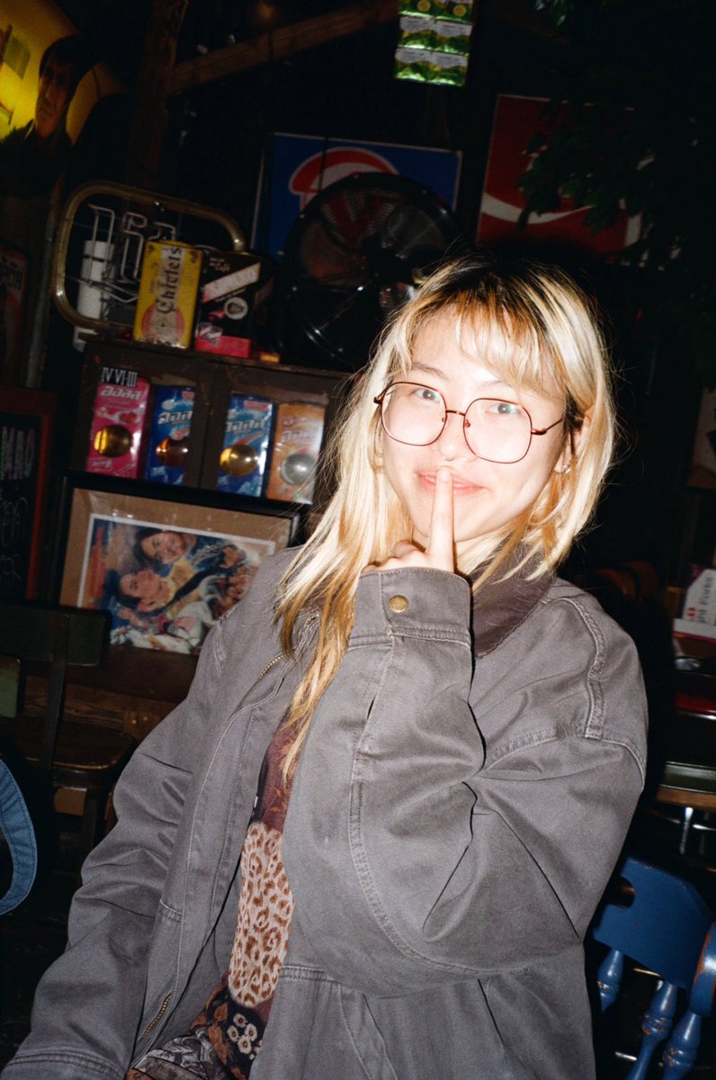 Lines In-between tweet media