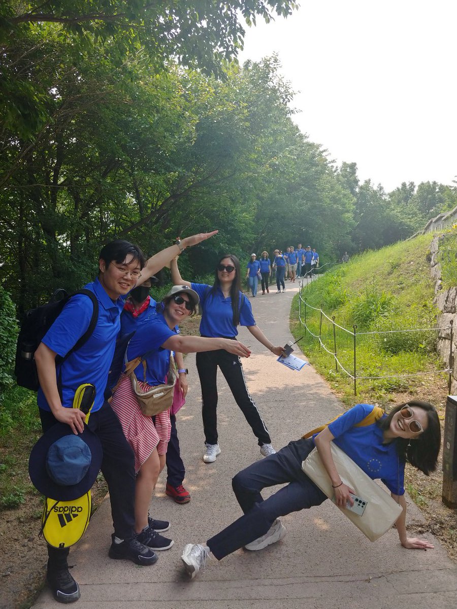 Creative team building, good hike 🌳 &amp; 🍗 picnic - chimaek 😉best 🇪🇺 team 👍<a href="/euinkorea/">EUinKorea</a> 🙏🙏