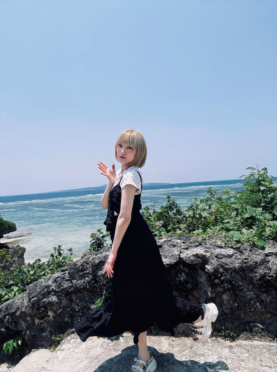 海サイコー！(水着持ってきたのに着ない)