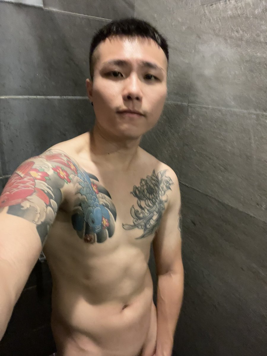 臉部馬賽克（晃到）
端午連假從健身開始🫠