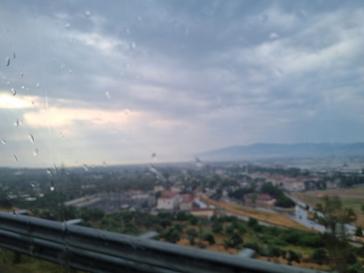 Hava da nasıl güzel nasıl güneşli anlatamam 😊
Kim çaldıysa güneşimizi geri versin lütfen...
Günaydın taym 🙋‍♀️☕️☀️