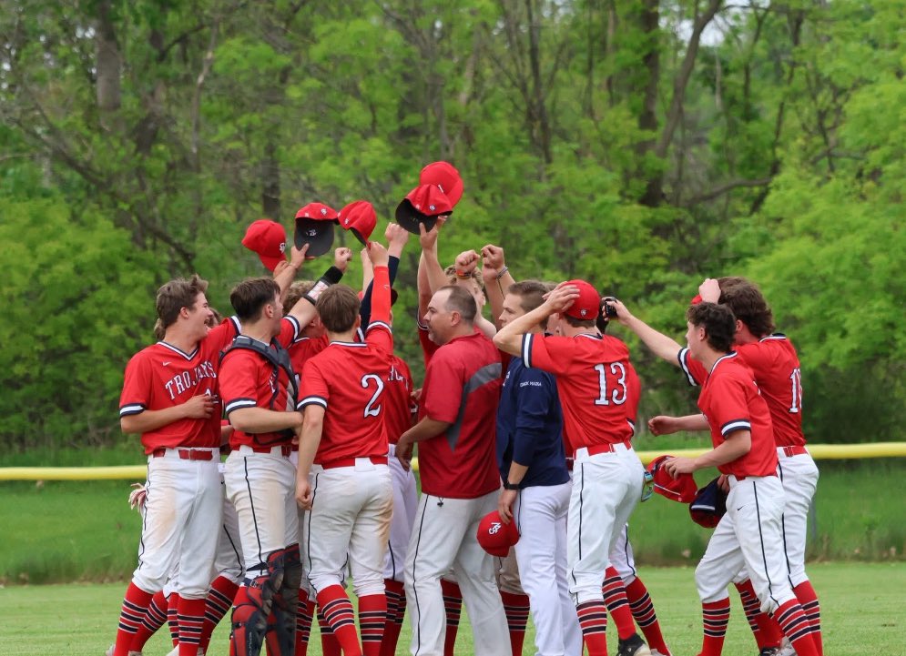 swcsbaseball's tweet image. @swcsbaseball is headed to Sectional Finals beating JFK 17-6! L.Genareo earns the win on the bump. 5IP, 7K’s. J.Harris 3-5, 2RBI, solo HR. G. Marshall 4-6, RBI’s. Finals Saturday vs Fredonia/Medina winner! @WNYTomPrince @mspielman3 @SWCSTrojans