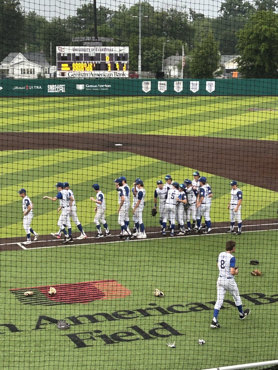 Baseball wins in extra innings 4-3.  #FTF