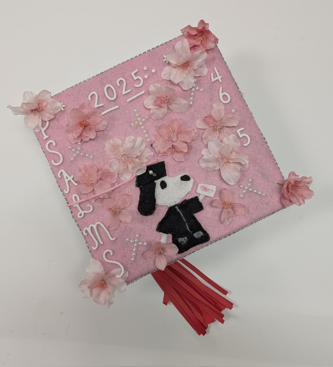 L. Aragón (@laragon_jds) on Twitter photo A few more dragon graduation caps ready for the last day of middle school!❤️ <a href="/JohnDrugan_PK8/">John Drugan PK-8</a> #Team_SISD #SISD_Finearts A few more dragon graduation caps ready for the last day of middle school!❤️ <a href="/JohnDrugan_PK8/">John Drugan PK-8</a> #Team_SISD #SISD_Finearts