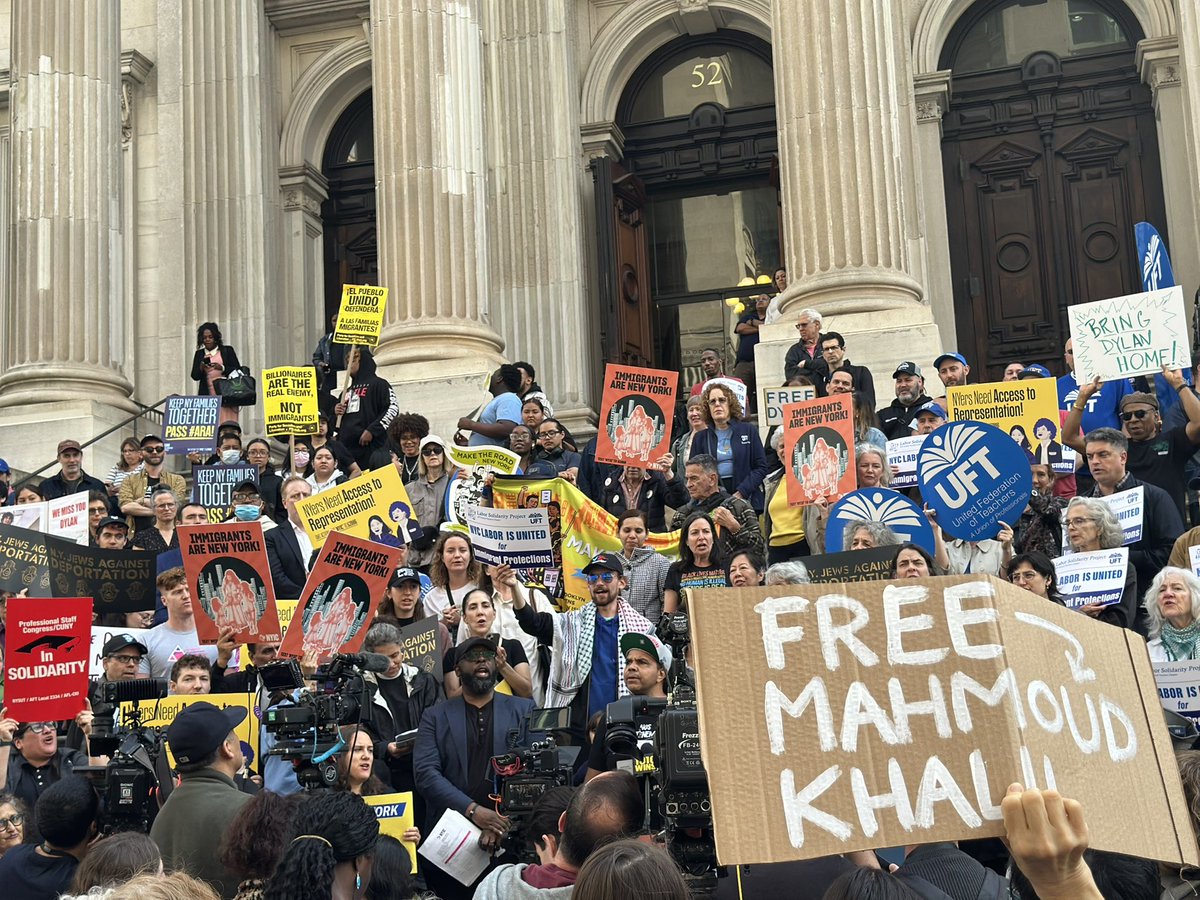 JFREJNYC's tweet image. We rallied earlier this evening with our fellow New Yorkers to say: no one should be disappeared, separated from their loved ones, and denied legal support for ANY reason — especially not as a consequence for following the law. #FreeDylan #FreeThemAll @thenyic