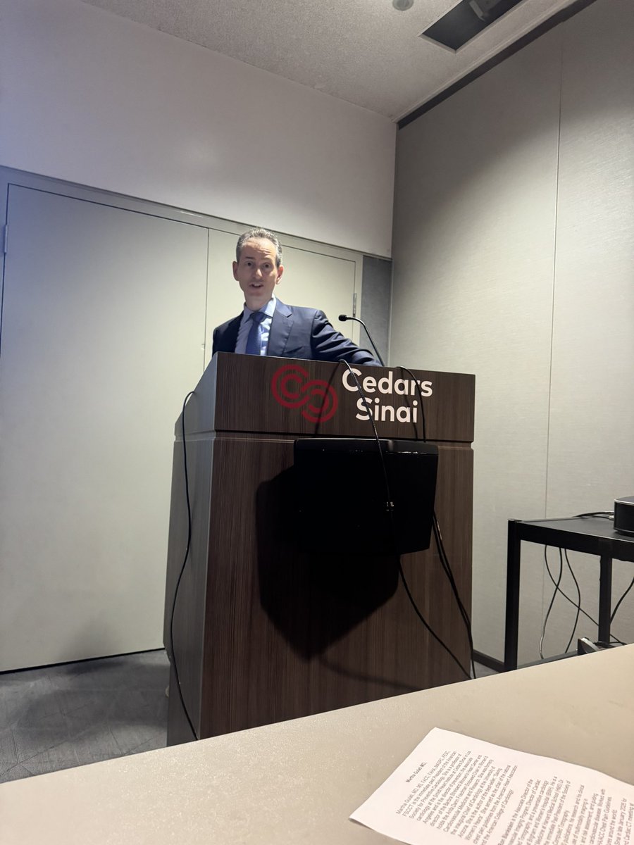 DrMarthaGulati's tweet photo. @RonBlankstein visiting @SmidtHeart and describing the potential role of #CCTA in primary prevention
🫀CAD is beyond stenosis-entire spectrum starting with plaque
🫀can help determine who needs ASA, refine lipid lowering tx
🫀quanitative plaque analysis is now possible 
#YesSCCT https://t.co/2UZkmBykdv