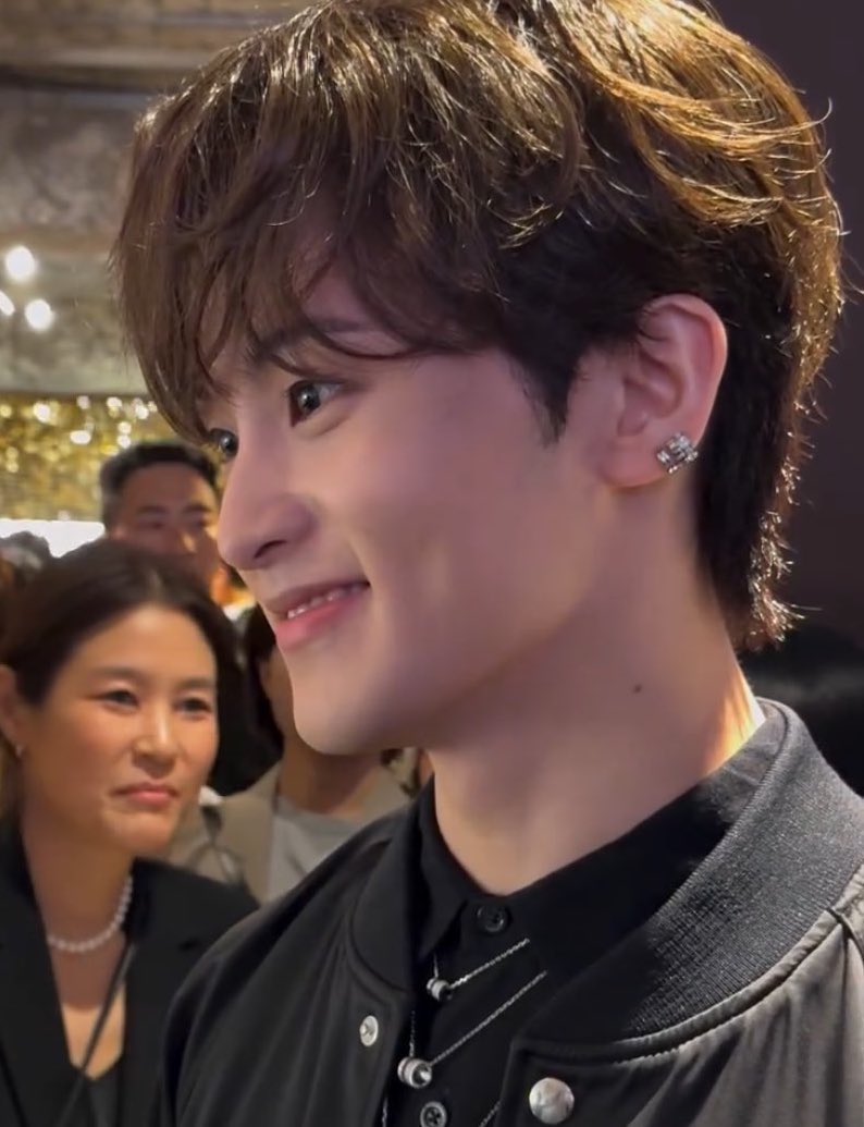 โลกใบนี้น่าอยู่ : 20%
โลกใบนี้น่าอยู่เพราะอาหารอร่อย : 200%
โลกใบนี้น่าอยู่เพราะลักยิ้มมาร์คลี : 200000000000000000000000%