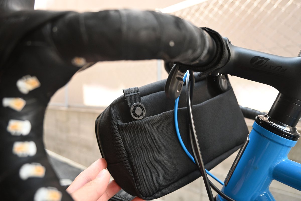 sanms_official's tweet photo. 脱着楽々!理由は磁石のバックル(fidlock)を使用しているからです���
#フロントバッグ #fidlock #サンエムズ https://t.co/HcoHiCoC3w