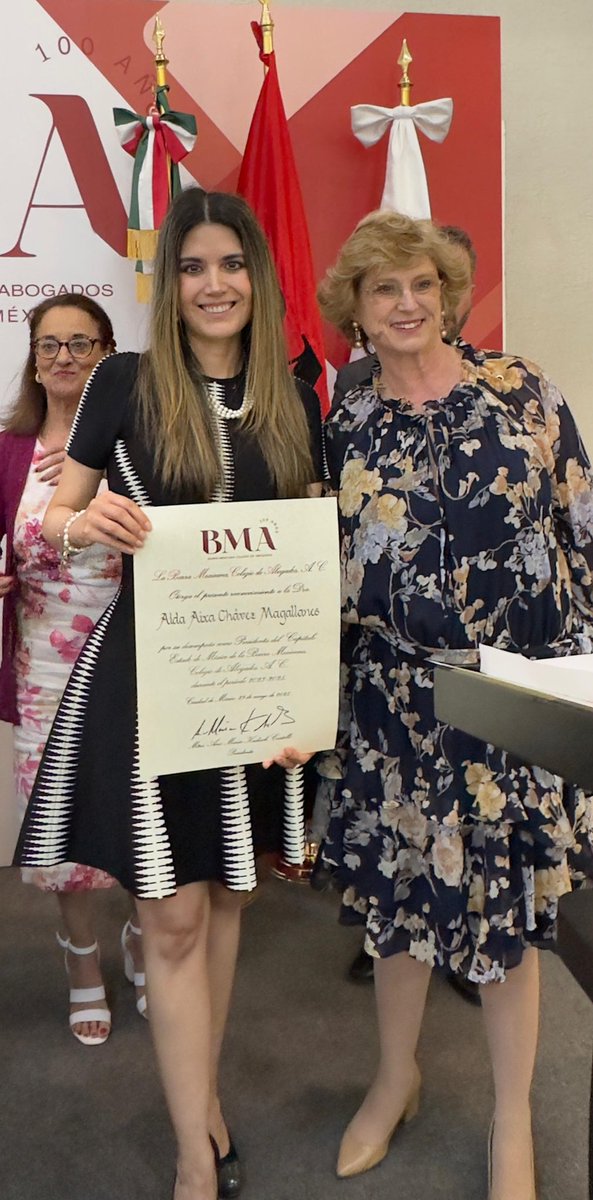aida_aixa's tweet photo. Hoy pasé formalmente la estafeta como presidenta y fundadora del capítulo Estado México de la @BMA_Abogados. Deseo el mayor de los éxitos a @rafacubas como nuevo presidente. Gracias @betobenitezg por tu apoyo y anfitrionía @cnotariosedomex @jegeza https://t.co/3hU0puNPVk