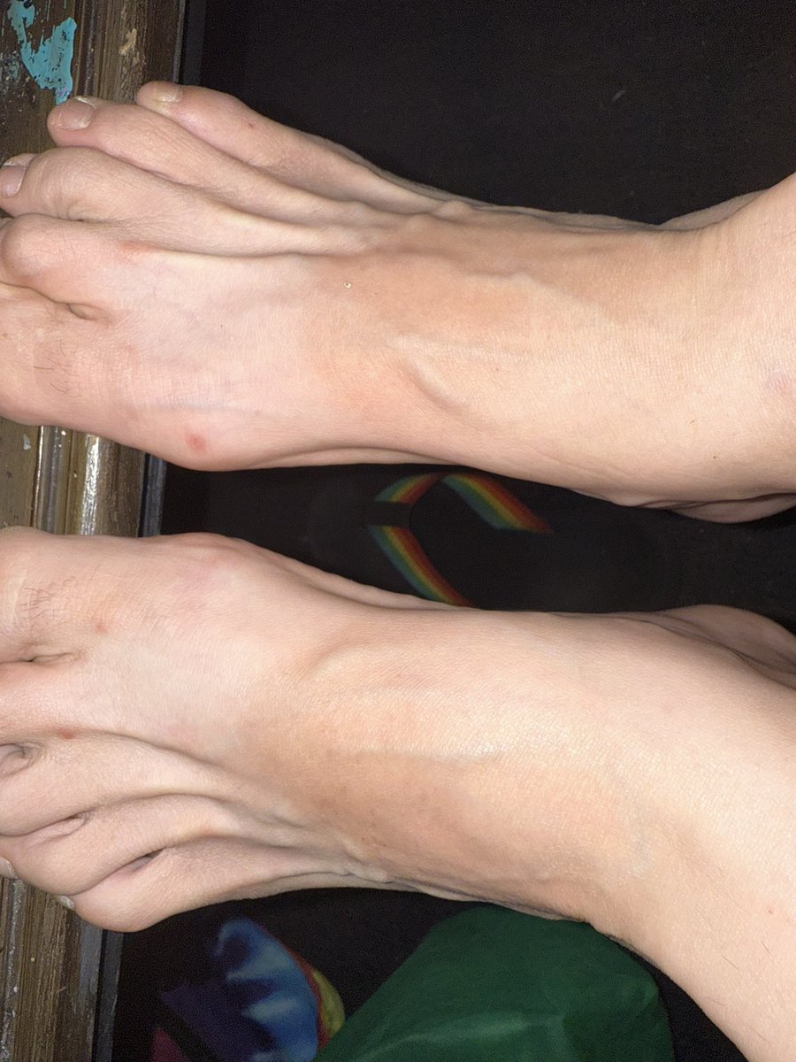 MissVsFeet's tweet photo. Tan lines and hair.. mmmm get on your knees so I can jam them in your mouth. #feet #footdomme #LOVELY #feetseller #feetforlife https://t.co/dqdSAagvB4