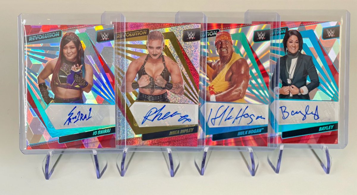 ESNTL_SC's tweet photo. 4 boxes; 4 legendary autos 

Another successful ESNTL Throwback Thursday break in the books https://t.co/wfj4AOoMCK