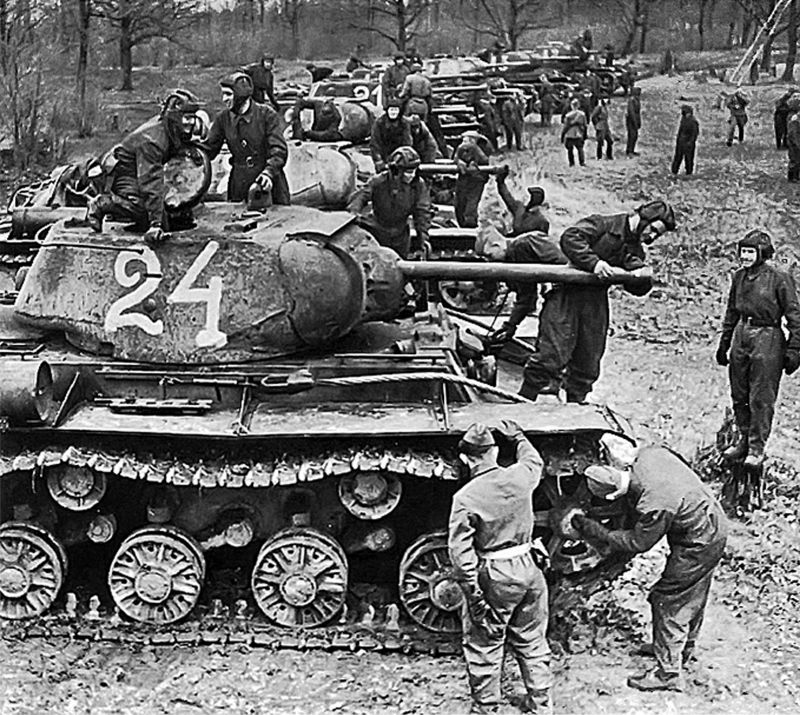 Soviet tank unit organization was altered #OTD in 1942. Tank corps were formed composed of three brigades: one heavy and two medium. Both had light tanks for support. Independent tank brigades would be composed of a mix of light, medium and heavy tanks. #tanks #history #WW2 #WWII