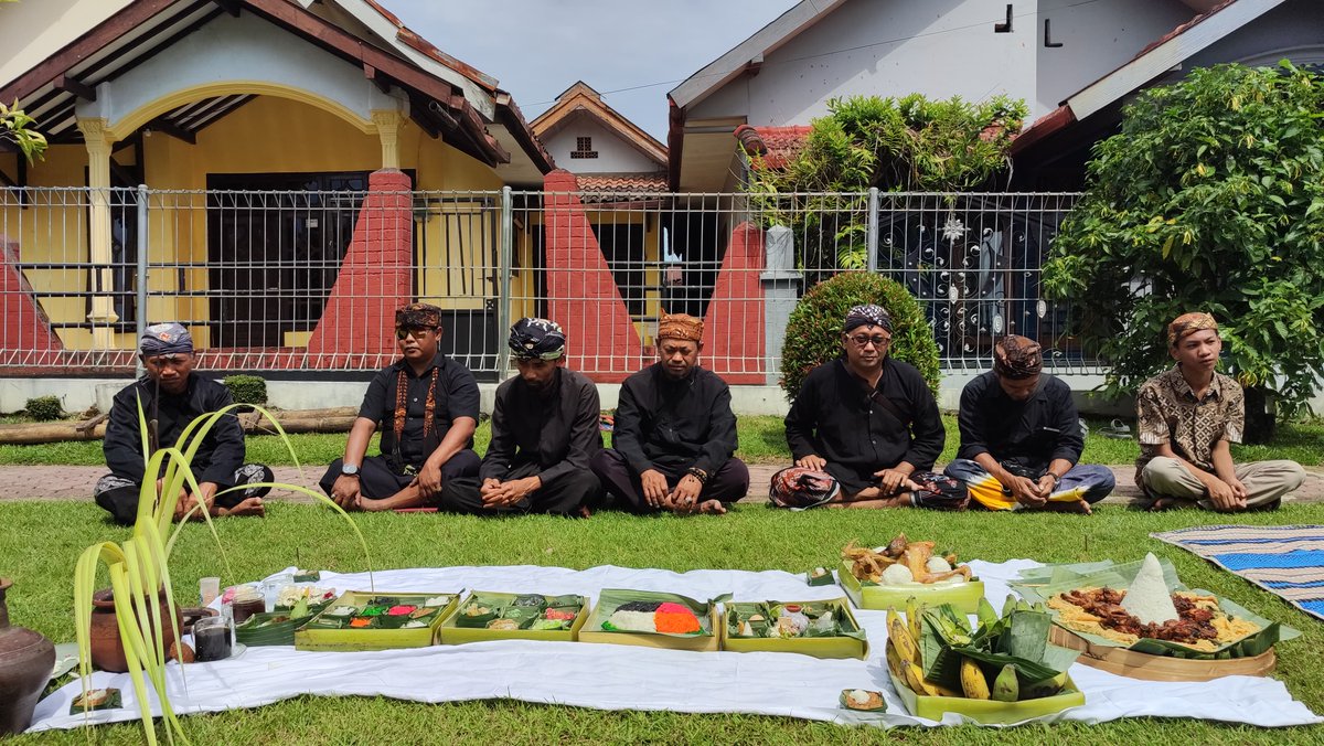 yudhek07's tweet photo. metreni,selamatan ,umbul dungo sebelum pemugaran candi jago https://t.co/BZWjzwT6Uq