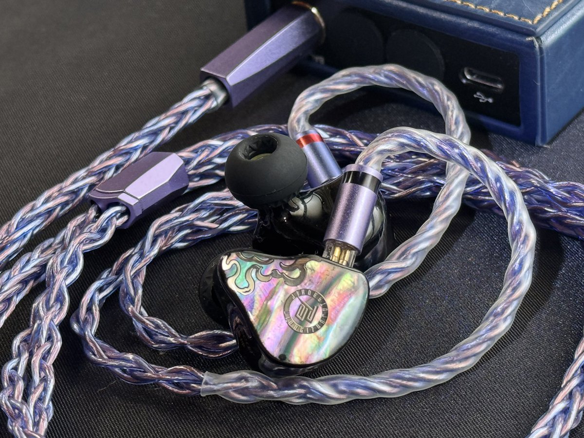 RadazTamar69's tweet photo. 雨なので部屋オデ🐸
Juzear Defiant 鳴神 🌈
NiceHCK SpaceCloud Ultra
ELETECH BAROQUE
BAROQUEは柔らかいので装着がシビアですが、決まった時の音は素晴らしいですね🥰
#鳴神
#SpaceCloud https://t.co/OpCec4kruu