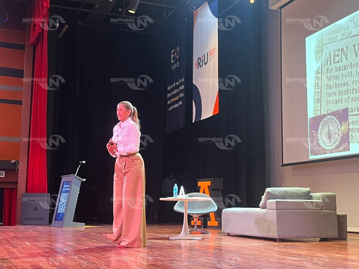 Inició la conferencia de <a href="/Karlawheelock/">Karla Wheelock</a>, primera mujer latinoamericana en conquistar las Siete Cumbres, quien comparte experiencias, lecciones y estrategias para alcanzar el éxito personal y profesional.