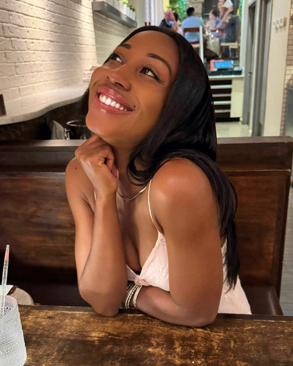 Chardelle Moore tweet media