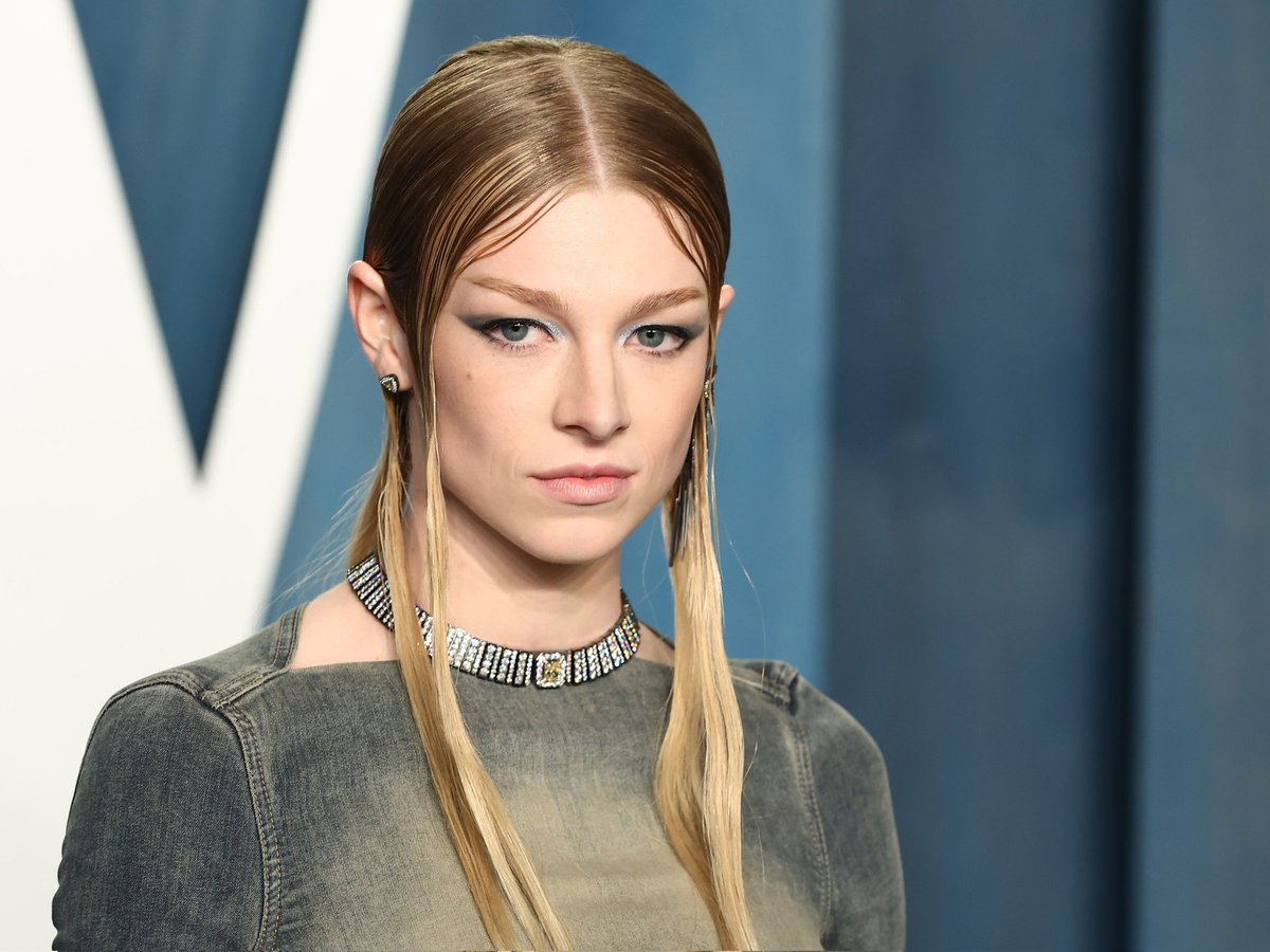 PropaneMan92's tweet image. Ignore the transphobes. Hunter Schafer IS Princess Zelda.
She was born for the role.
She. Is. Perfect.