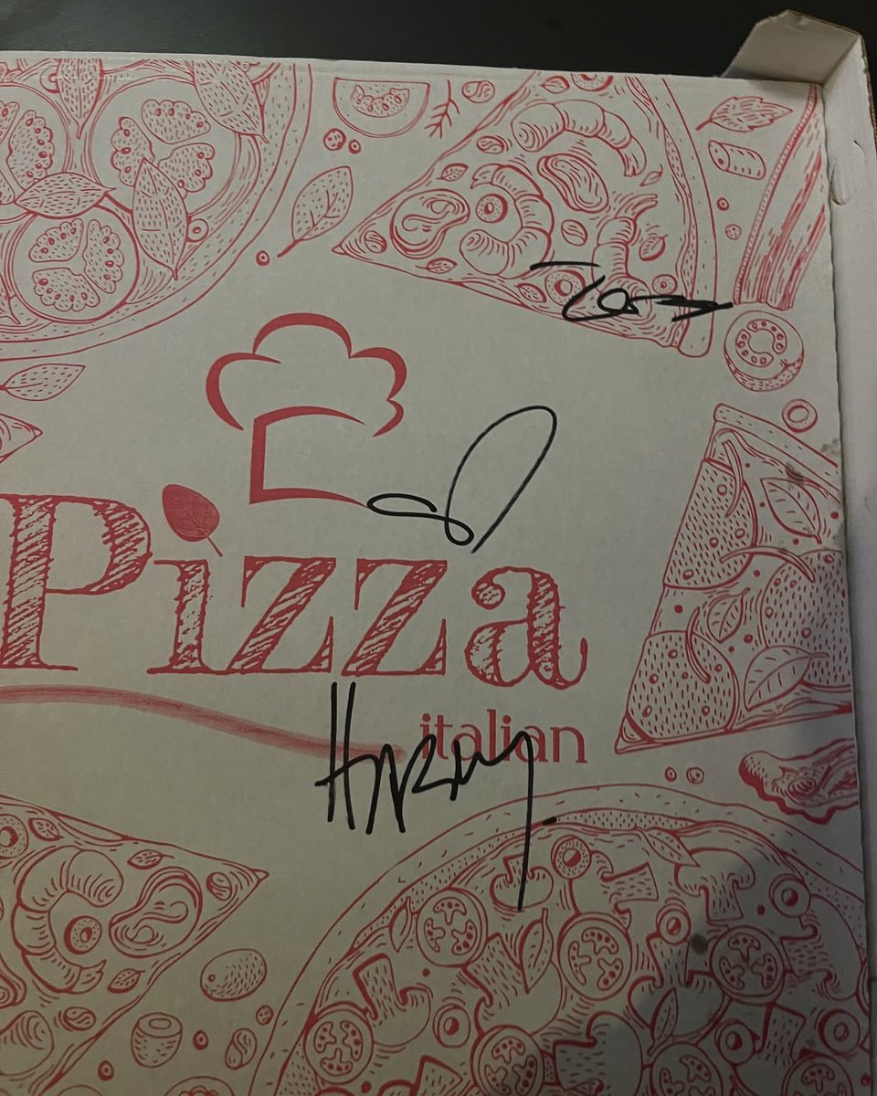 hsdaily's tweet photo. Harry signed a pizza box for a fan recently (via zesty.diary) https://t.co/NHoO7DL67A
