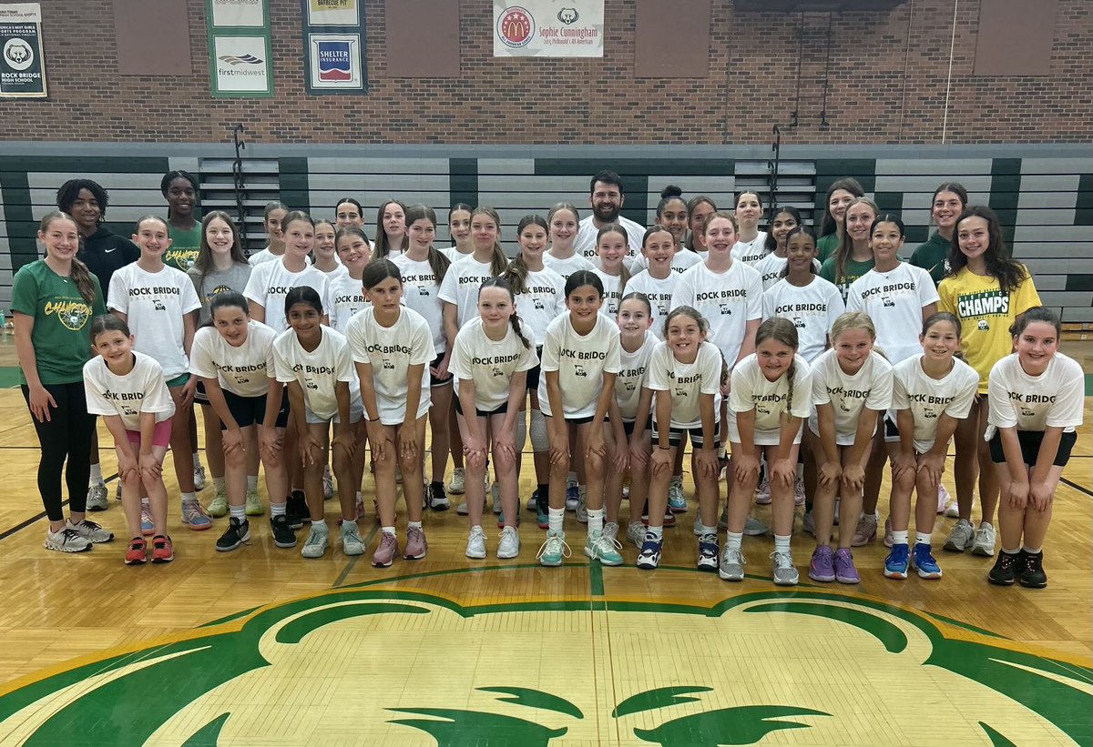 Check out this group of ballers!! We had a great middle school camp this week - the future is bright!💚💛🏀