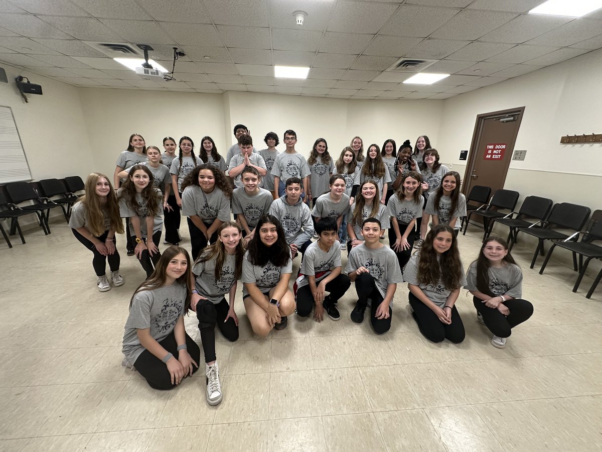 WestIslipOrch's tweet photo. Udall Music Department at LI Music Festival 2025 🎶✨ #WIProud #WestIslipMusic #UdallProud #WestIslipOrch #UdallSings #UdallBand #Adventureland @UdallWIPS https://t.co/2QKwO0IWes