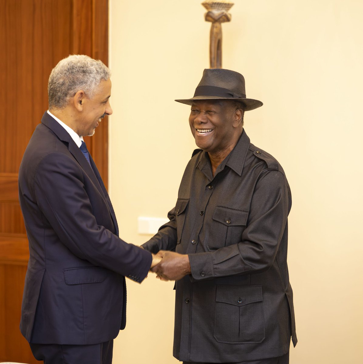 Sidi Ould Tah (@sidiouldtah) on Twitter photo Je suis honoré d’avoir été reçu ce jour par Son Excellence <a href="/AOuattara_PRCI/">Alassane Ouattara</a>, Président de la République de Côte d’Ivoire, à sa résidence d’Abidjan.
À la suite de mon élection en tant que 9e Président de la Banque africaine de développement, je lui ai exprimé ma profonde Je suis honoré d’avoir été reçu ce jour par Son Excellence <a href="/AOuattara_PRCI/">Alassane Ouattara</a>, Président de la République de Côte d’Ivoire, à sa résidence d’Abidjan.
À la suite de mon élection en tant que 9e Président de la Banque africaine de développement, je lui ai exprimé ma profonde