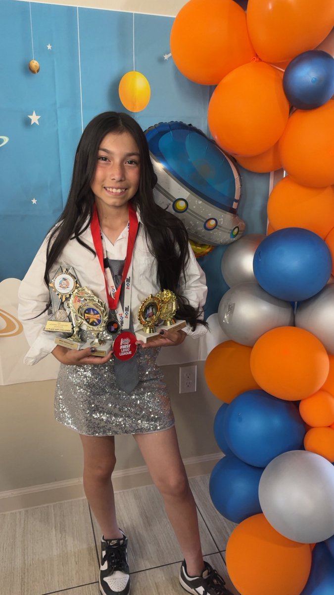 jacquee3503's tweet photo. So proud of Charlotte. She has no days off, plays 3 different sports &amp; still manages to kill it in the classroom*Fun fact* Charlotte has never missed a day of school since she started.PERFECT ATTENDANCE since pre-k #hardworkpaysoff 📚🏀🥎🏐#readyforMiddleSchool https://t.co/7wXYL8OCXr