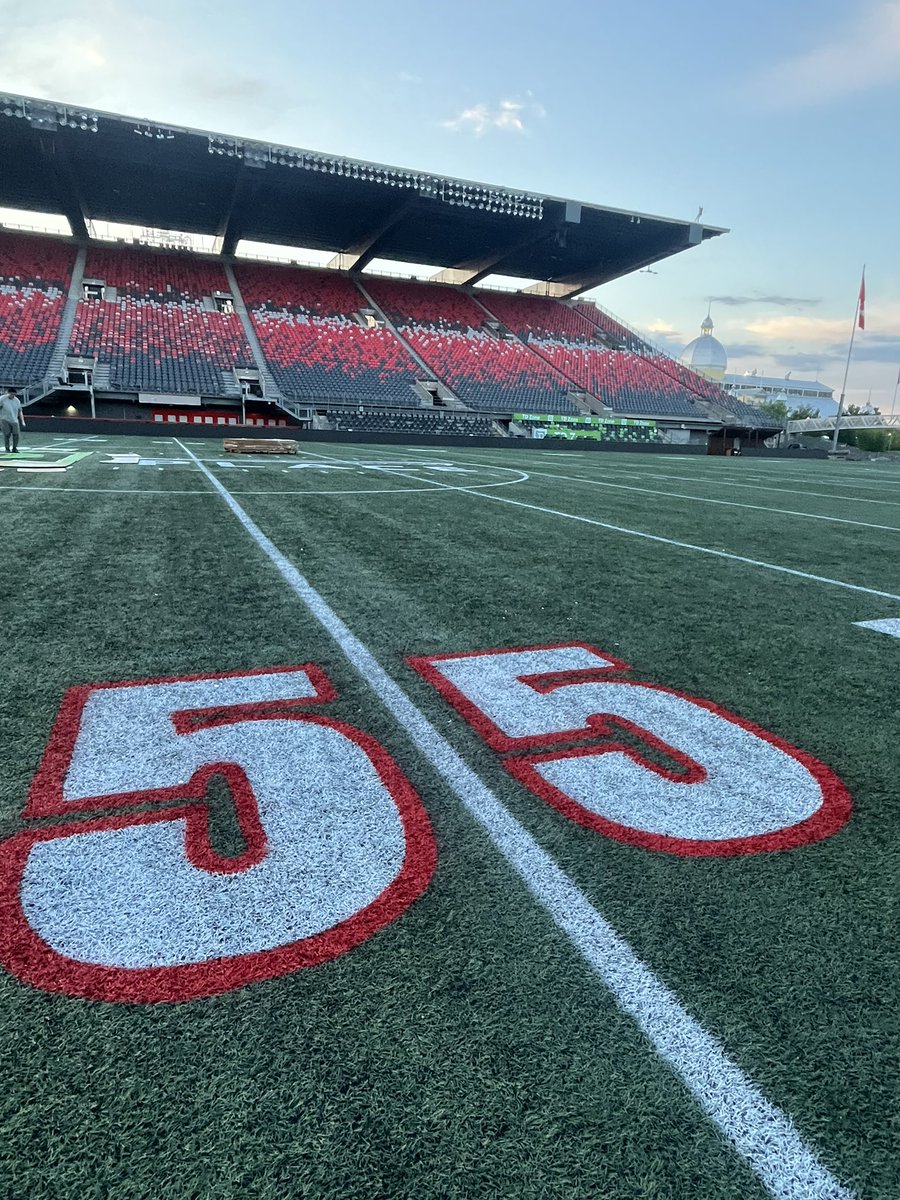 TheTurfGuy96's tweet image. Who’s ready for Friday night football? #REDBLACKS