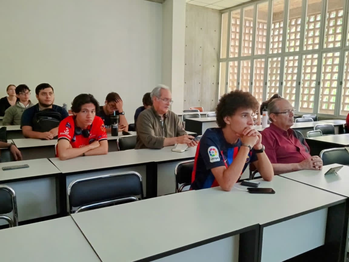 Claritzape's tweet photo. Hoy #CongresoInternacionalHumanidadesentiempopresente.
#Festiverd
Mesa 13. Urbanismo y conciencia ecológica.
Compartiendo con profesores Calzadilla y Ramona Pérez https://t.co/1FqCMIsELt