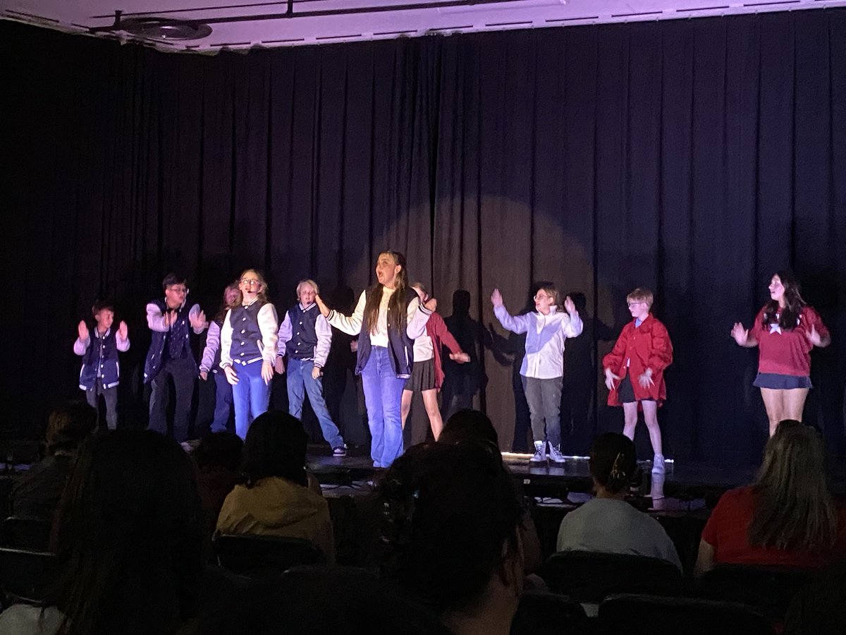 Carolyn Hull tweet media