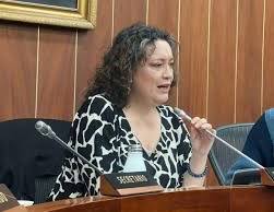 Eclides3's tweet photo. Angélica Lozano está pagando favores a los Fascistas.
Industrias Cruz Hermanos es una empresa de amigos, sobrinos y tíos de la muñeca mafiosa.
En los últimos años, está empresa recibió 114 contratos por valor de 19 Mil Millones. 
Tan santa la HP (Honorable Parlamentaria). https://t.co/F1bx9X7x91