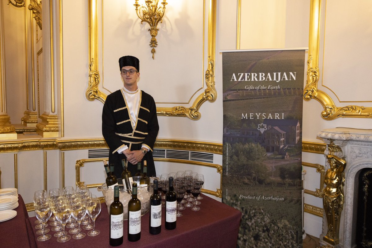 Elin Suleymanov (@elinsuleymanov) on Twitter photo Of course, our celebration featured Azerbaijani sweets, including pakhlava and shekerbura delivered fresh from Baku🇦🇿, a selection of excellent wines from Azerbaijan, courtesy of <a href="/GardabaniWines/">Gardabani Wines</a>, and a delicious cake baked locally in London🇬🇧👇🏼 Of course, our celebration featured Azerbaijani sweets, including pakhlava and shekerbura delivered fresh from Baku🇦🇿, a selection of excellent wines from Azerbaijan, courtesy of <a href="/GardabaniWines/">Gardabani Wines</a>, and a delicious cake baked locally in London🇬🇧👇🏼