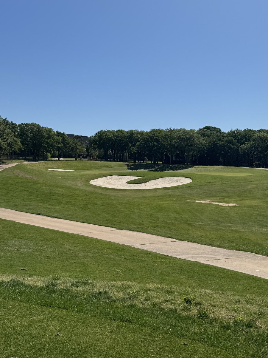 davisturf's tweet photo. Bunker project update at Tour18 Dallas. Bunkers are adding great contrast to a well groomed course! #GrahamGolf https://t.co/bQHMRfvpDQ