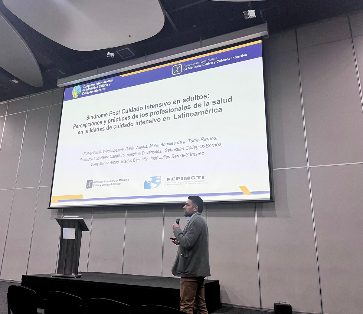Hoy presenté en el Congreso AMCI en Medellín nuestro estudio sobre percepciones y prácticas de profesionales de UCI frente al PICS en Latinoamérica.
Gracias a <a href="/AMCI_Colombia/">AMCI</a> y <a href="/Fepimcti/">Fepimcti</a> por apoyar este trabajo regional.

#PICS #MedicinaCrítica #AMCI2025  #RehabilitaciónPostUCI