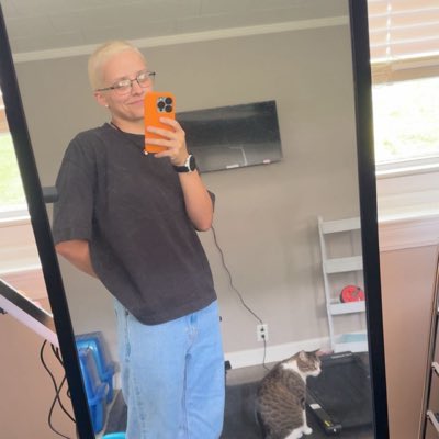 ash_itt's tweet photo. #NewProfilePic https://t.co/BVg1pCeiGz