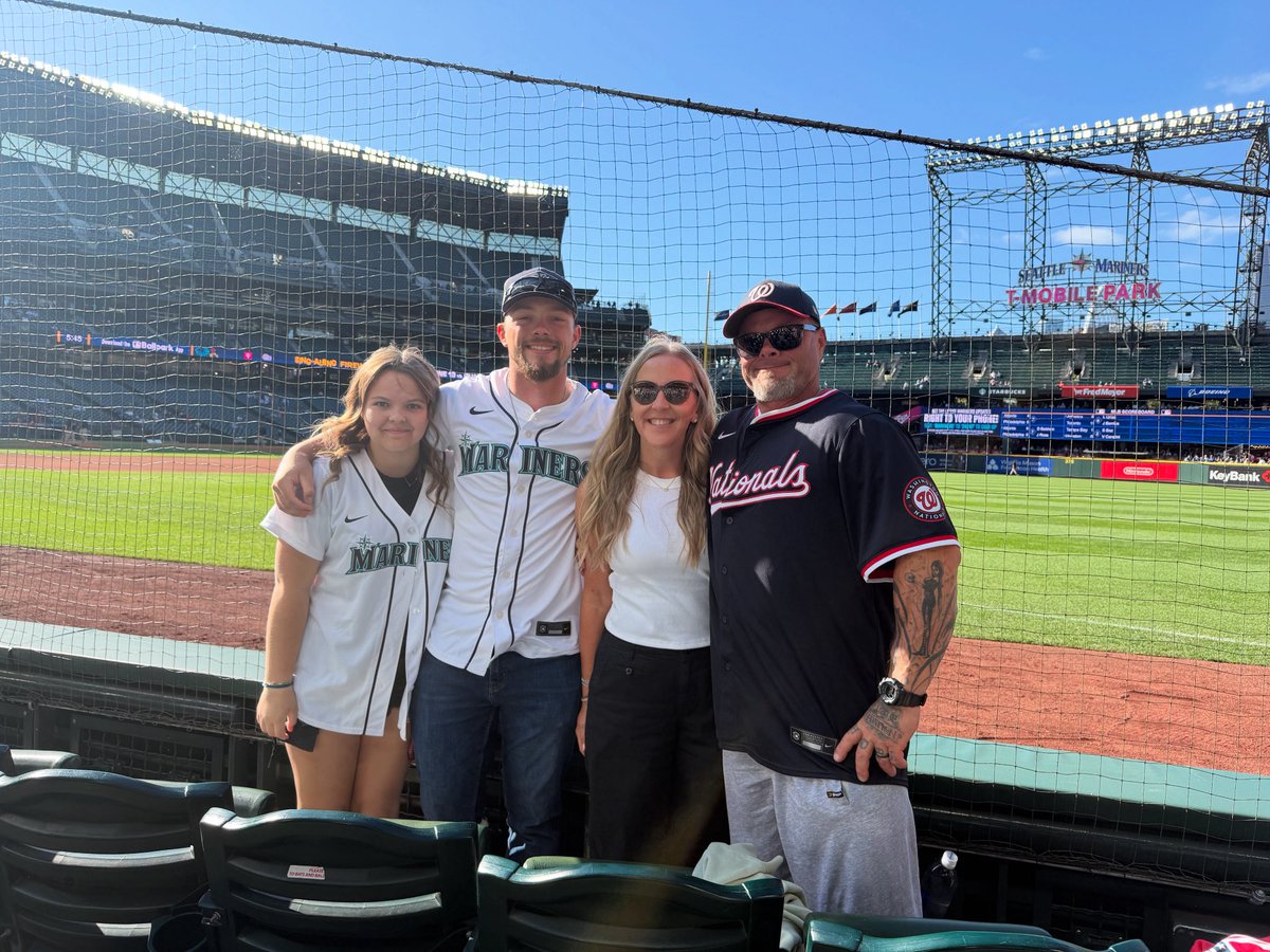 chris smith tweet media