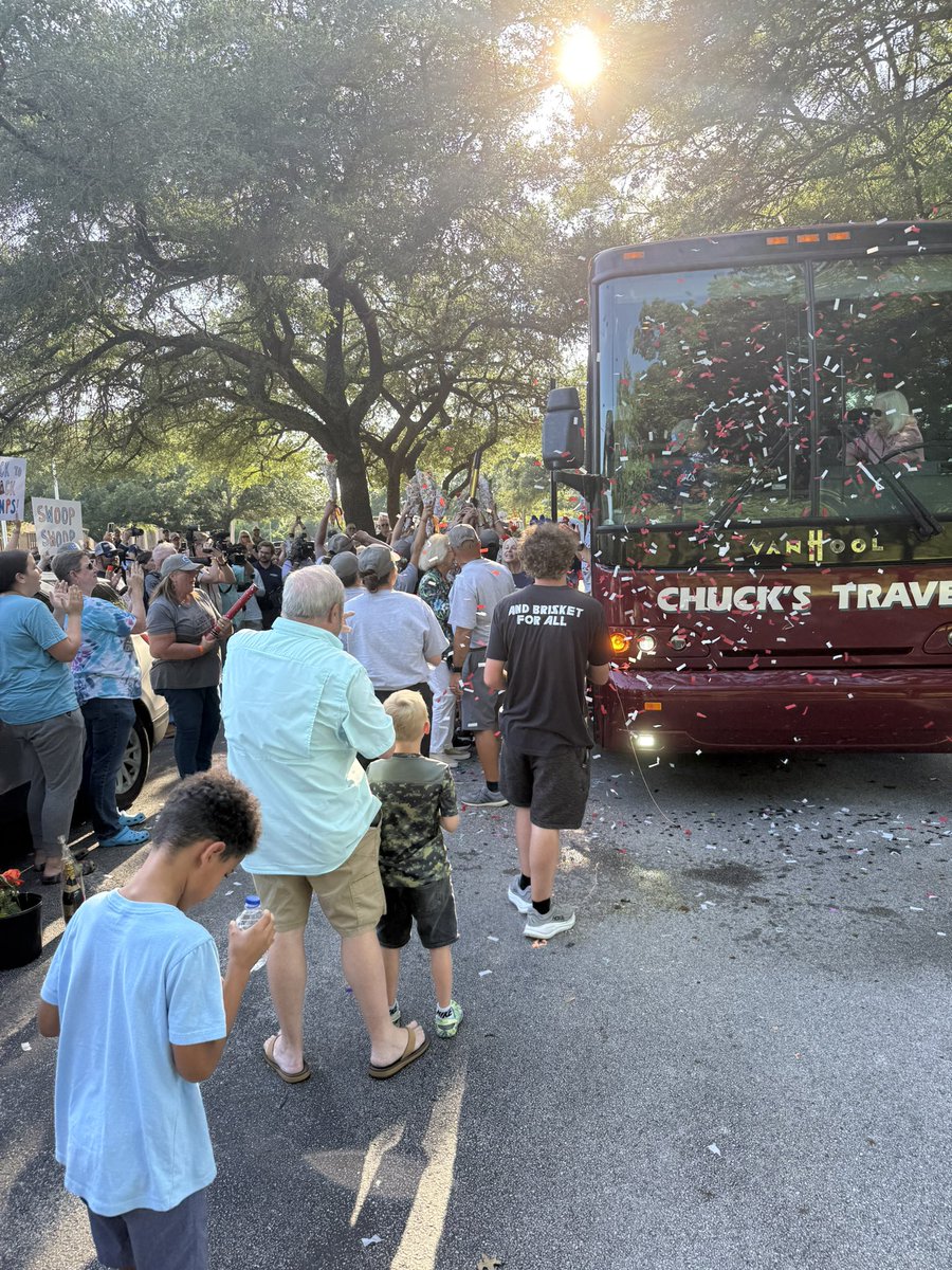 DCherbonnier's tweet photo. @uttylerpatriots @Patriot_sb back from their second straight national championship! Very impressive https://t.co/RVsFUpE95Z