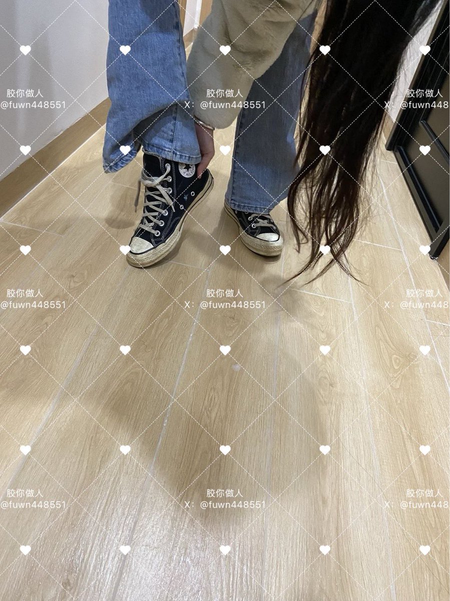 fuwn448551's tweet photo. 发个去年库存.匡威踩踏 船袜足交射脚上 带着精液一起穿进鞋里去上班 #匡威 #帆布鞋 #足交 #船袜 #射脚 #扫楼 #原味袜子 #跟扫 #运动鞋 #打胶保养 #打胶射鞋 https://t.co/LY3FlsQf69