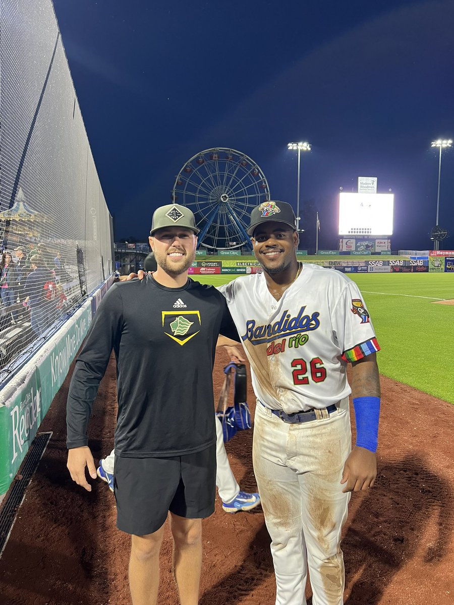 Good to see <a href="/callan_moss/">Michael Callan Moss</a> former <a href="/SaintLeoBSB/">Saint Leo Baseball</a> play last night for the River Bandits. 
#TheLionWay