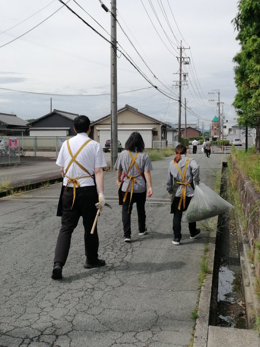 5月30日、ゴミ0の日ということで
近隣公園の清掃活動を行いました！

#ハードオフパワーセンタ松阪
#ハードオフ
#ゴミゼロの日
#ハードオフごみゼロの日地域貢献